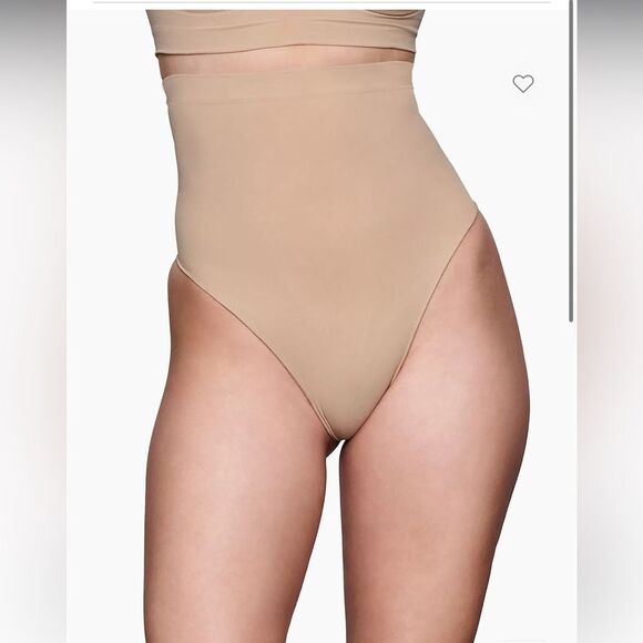 NEW SKIMS Seamless Sculpt High-Waisted Thong - Picture 1 of 10